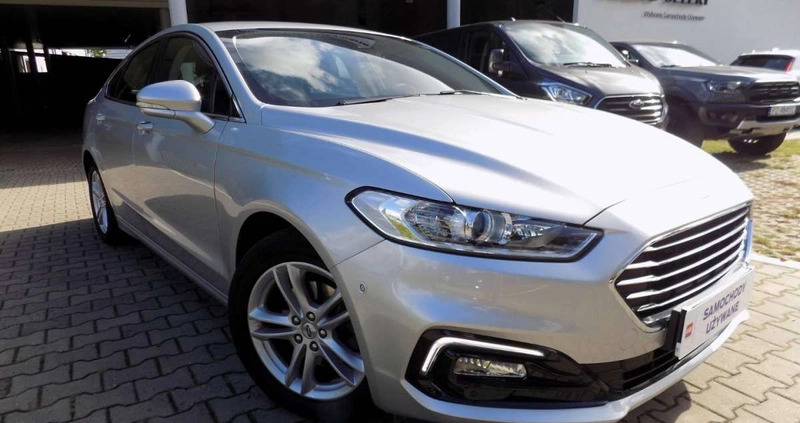 Ford Mondeo cena 104900 przebieg: 48500, rok produkcji 2019 z Szczecin małe 742